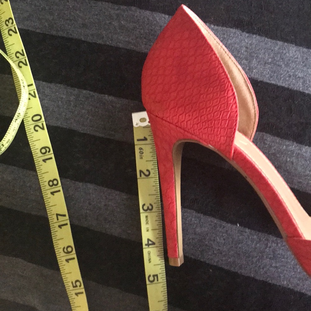 Red Express Heels - Picture 5 of 11